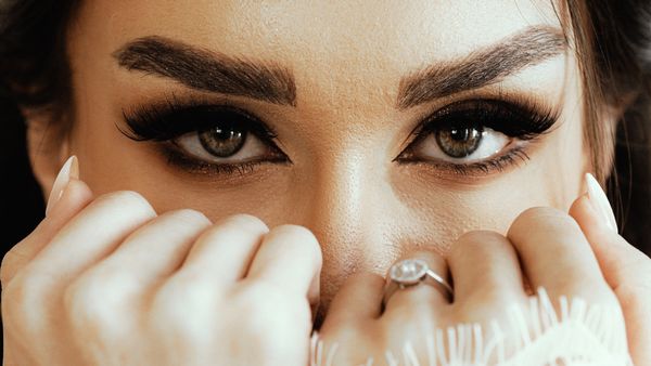 Dramatic premium lash look